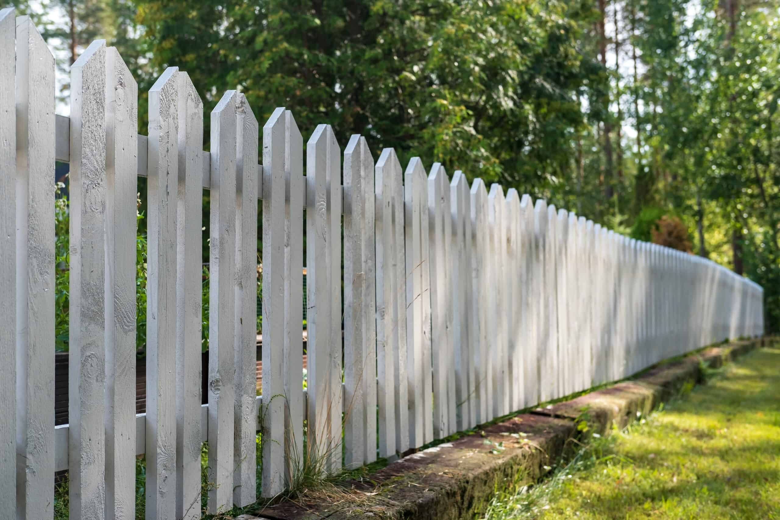 Why Hire Professionals for Wood Fence Replacement